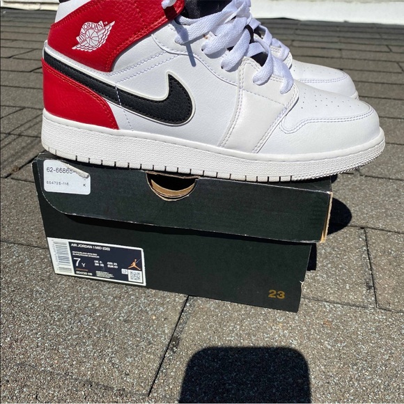 Jordan Retro 1 Mid Chicago - Picture 3 of 3